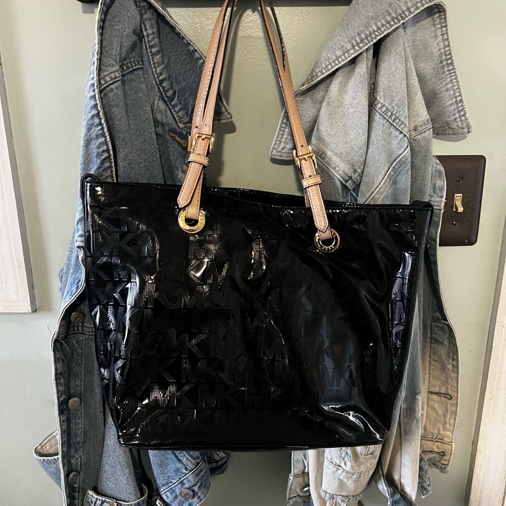 Michael kors jet set tote